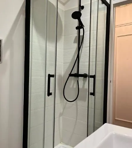 La Moderne, Parking Gratuit Au Centre De - Sas Lares